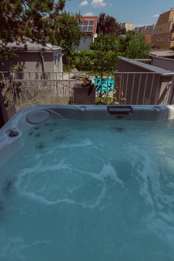 Dream Getaway With Jacuzzi And Pool Wien